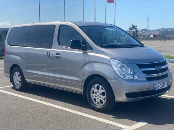 Hyundai Starex 8+1